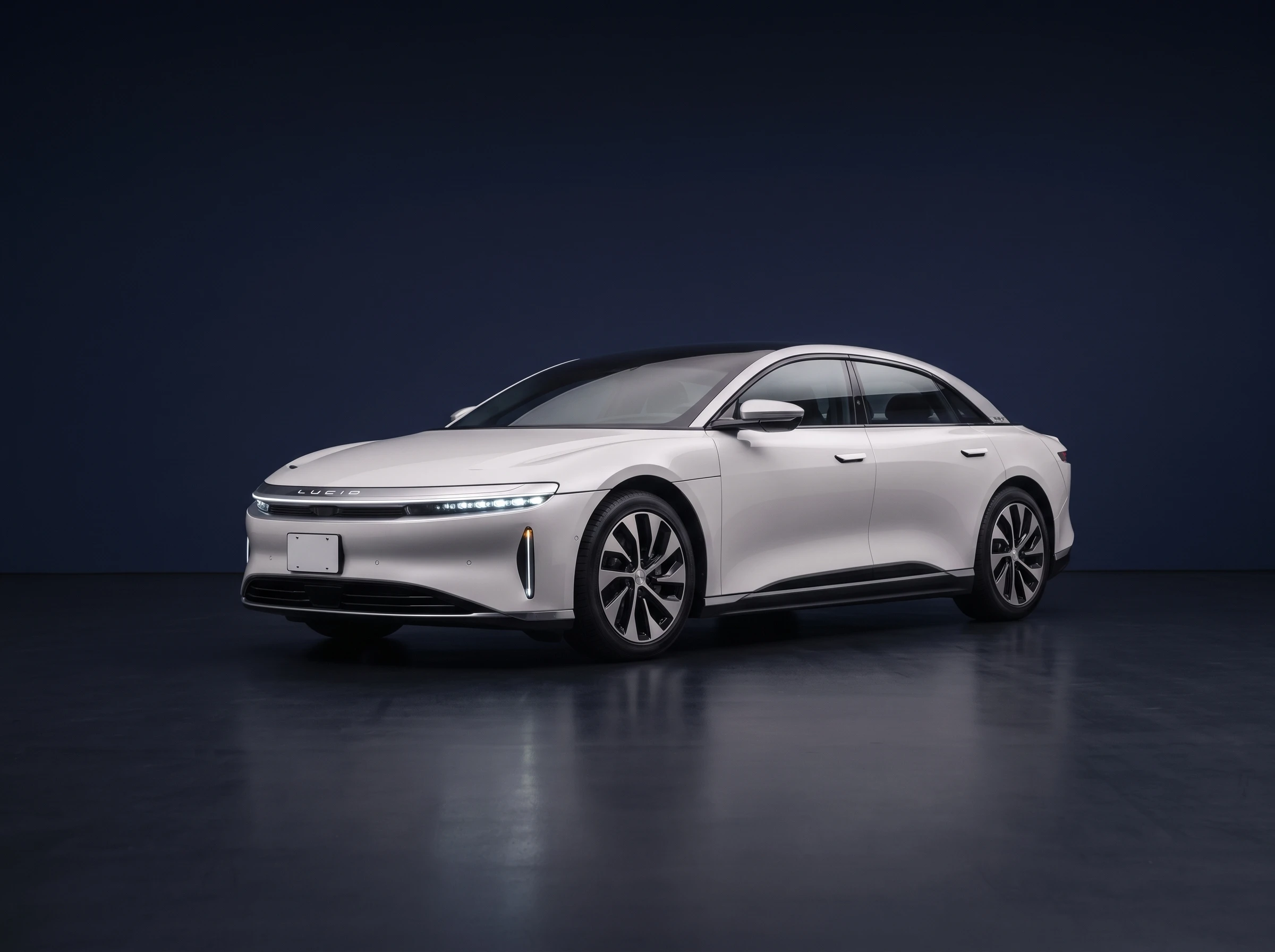 لوسد Air Pure 430HP 2025