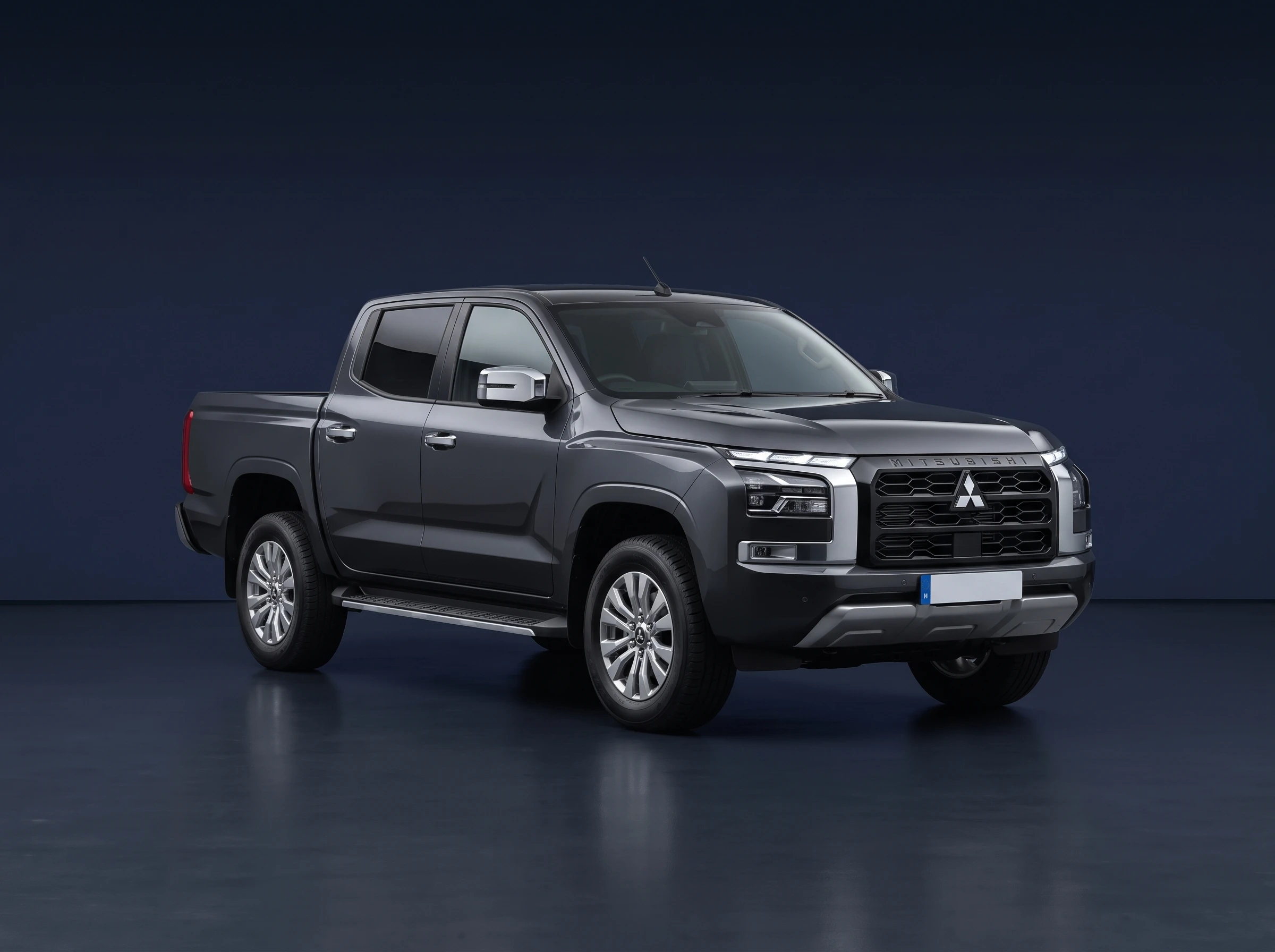 ميتسوبيشي L200 غمارتين ديزل دفع رباعي 2025