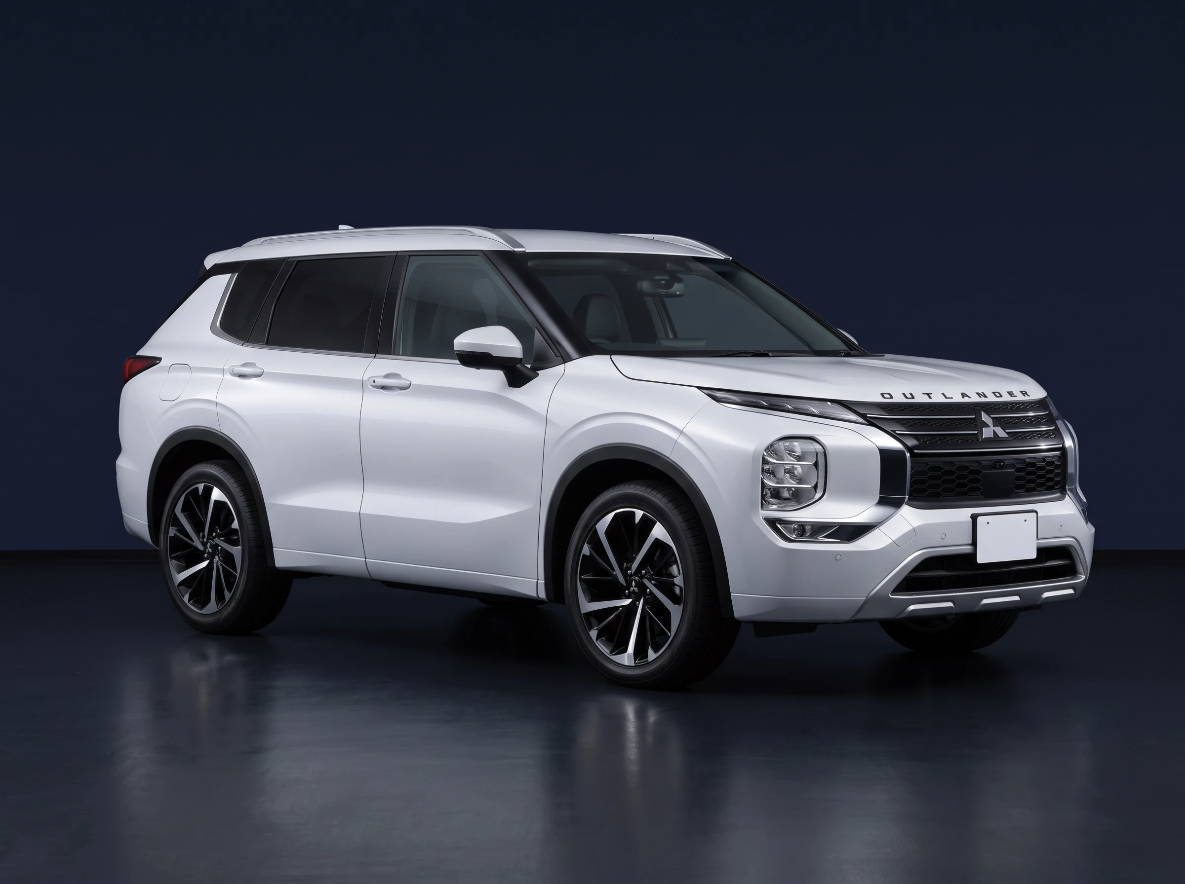 ميتسوبيشي اوتلاندر HL 4X4 2025